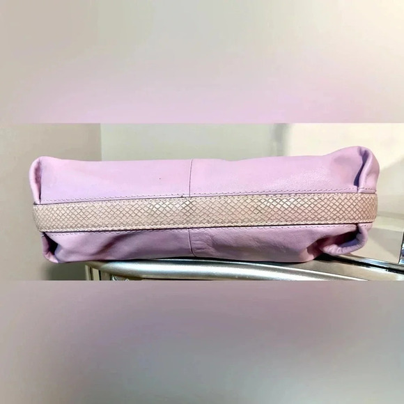 Gently Used COACH F16535 Penelope Lavender Shoulder Bag With Snake Print Trim - Picture 6 of 8